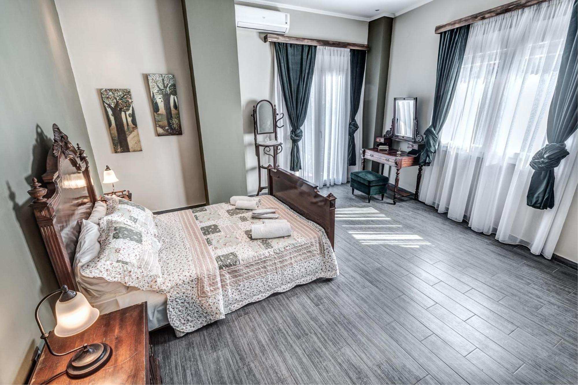 Villa Intemella Kompitsion ภายนอก รูปภาพ