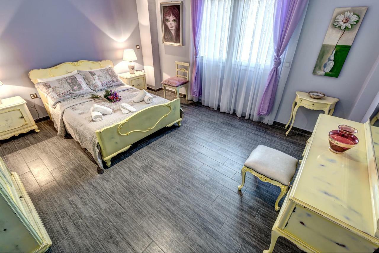 Villa Intemella Kompitsion ภายนอก รูปภาพ